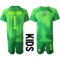 Dječji Nogometni Dres Brazil Alisson Becker #1 Golmanski Gostujuci SP 2022 Kratak Rukav (+ Kratke hlače)